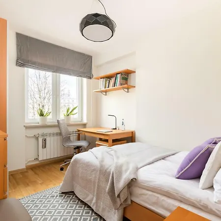 Rent Like - Aleja Wyzwolenia 10 Varsóvia