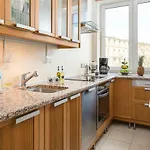Apartmán Rent Like - Aleja Wyzwolenia 10
